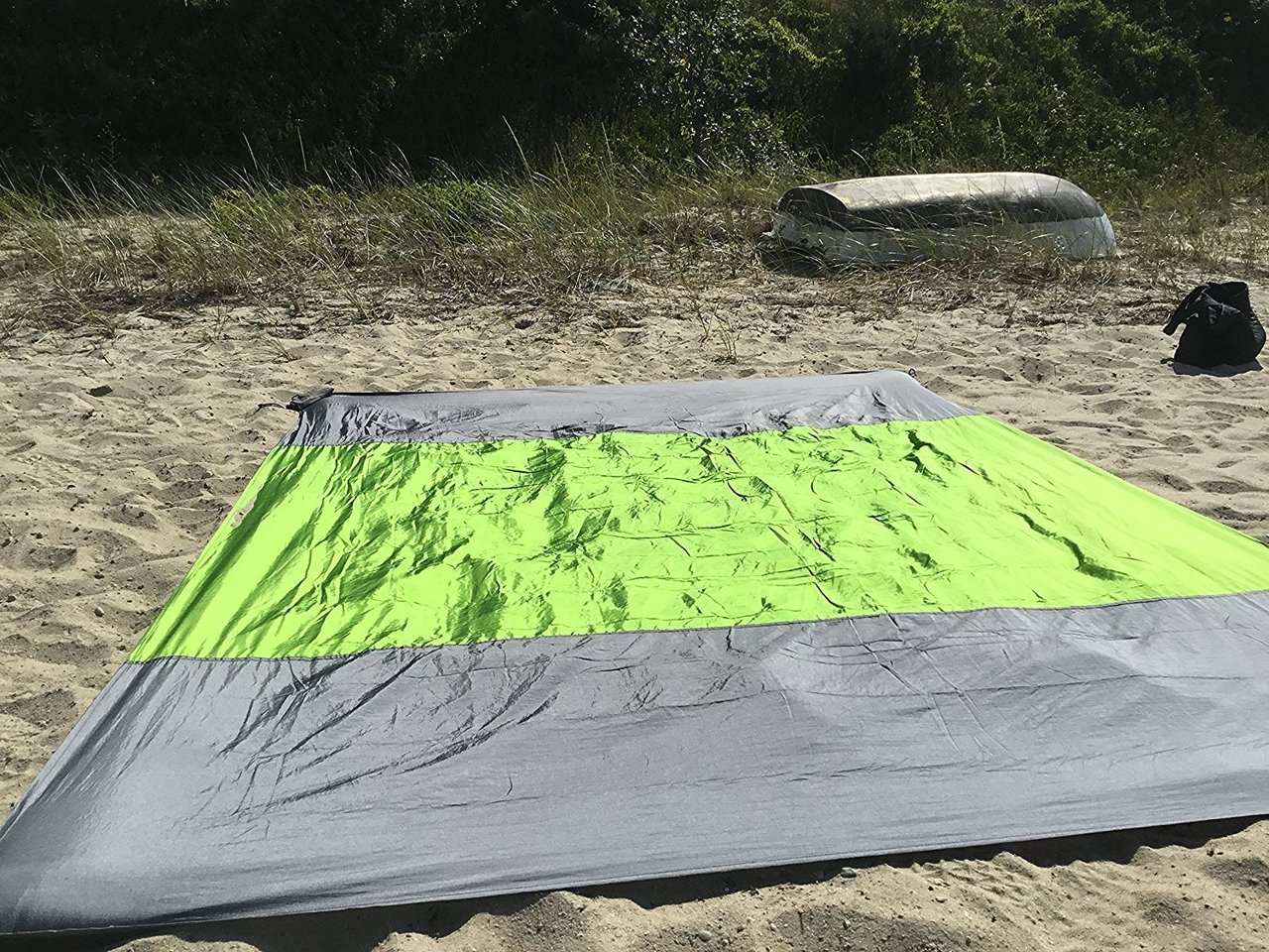 Luxurious and Spacious Beach Blanket for Ultimate Comfort